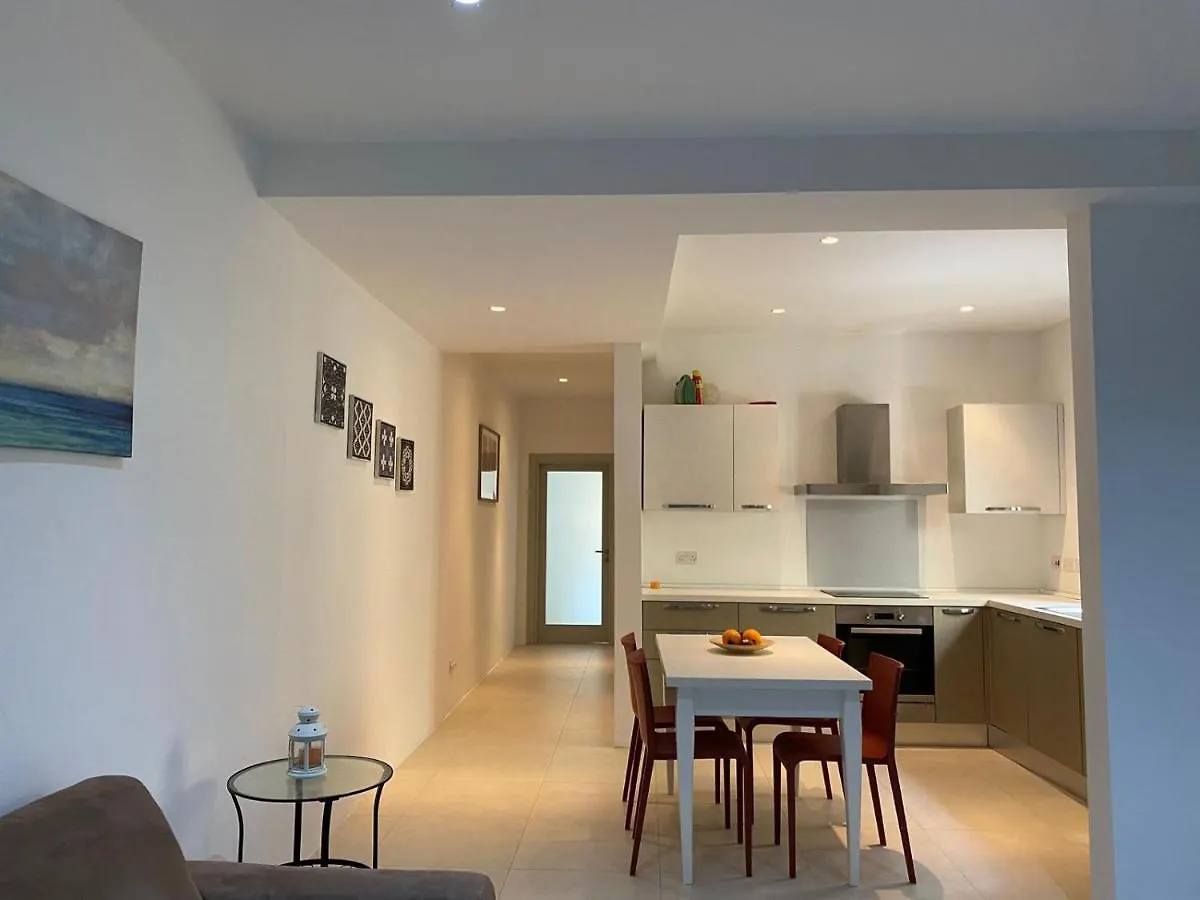 Sliema 2 Bedroom Apartment 0*,  Malta
